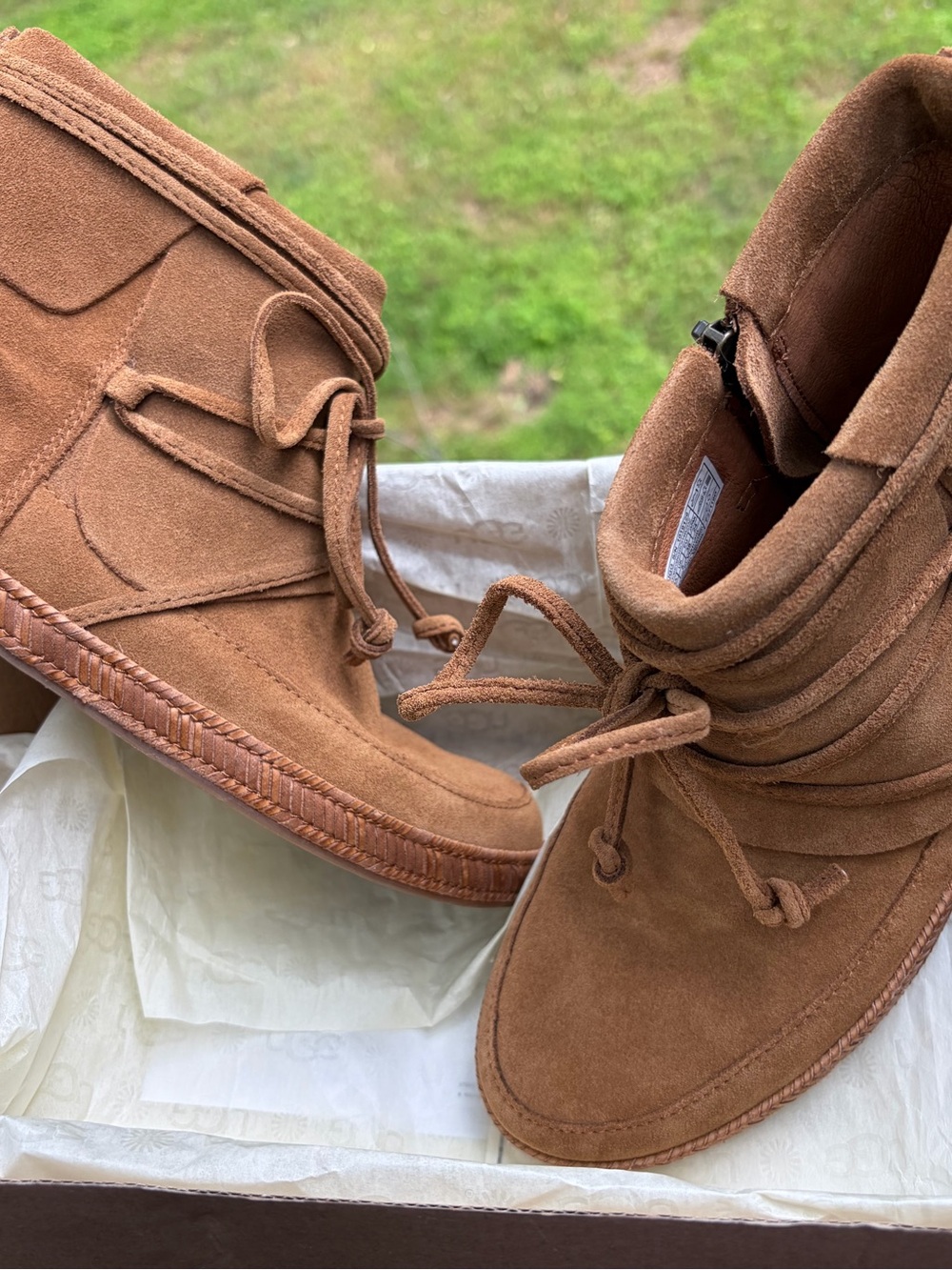 UGG Women's Reid Boots. Chestnut Sz. 7. NIB